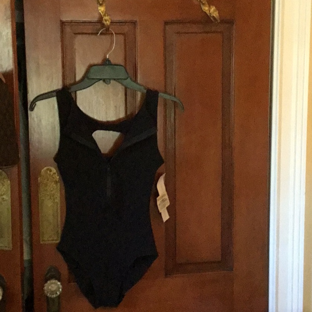 Accent your curves with this Never worn one of a kind designer sexy swimsuit. 8